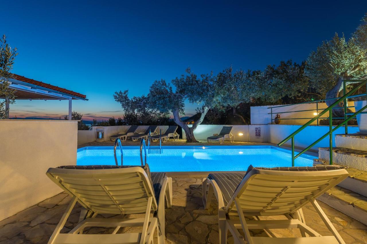 Glavina With Private Pool Apartment *