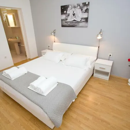 Apartment Glavina With Private Pool Makarska Exterior foto